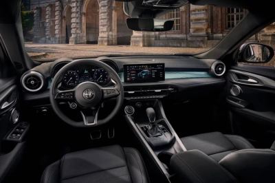 Alfa Romeo Tonale Incelemesi: Benzinli SUV Ne Sunuyor? - fotoğraf 3