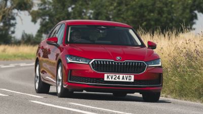 2026 Skoda Superb Hibrit Kimler İçin Uygun? - fotoğraf 2