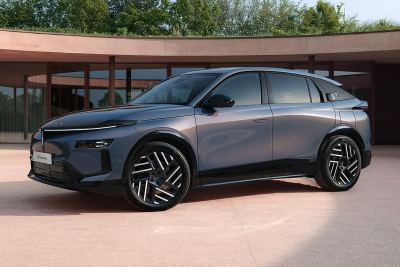 2027 Lancia Gamma Hibrit Ve Elektrikli SUV Neler Sunuyor? - fotoğraf 1