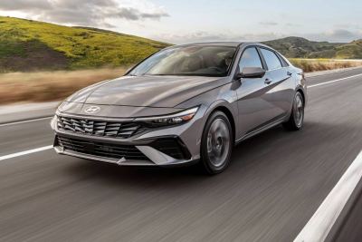 2026 Hyundai Elantra Benzinli Alınır mı? Sedanı Yakından Tanıyın - fotoğraf 3