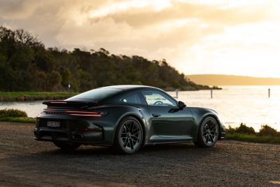 2026 Porsche 911 Turbo S Hibrit: Performansı Ve Maliyeti Nasıl? - fotoğraf 4