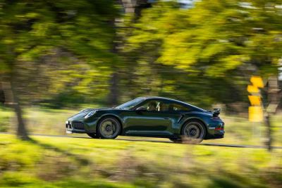 2026 Porsche 911 Turbo S Hibrit: Performansı Ve Maliyeti Nasıl? - fotoğraf 6