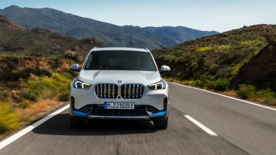 BMW iX1 fotoğraf 5