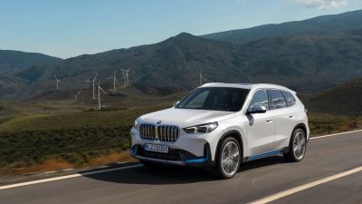BMW iX1 fotoğraf 8