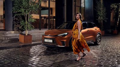 Lexus LBX fotoğraf 3