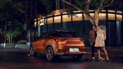 Lexus LBX fotoğraf 9