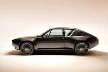 Renault R17 Electric Restomod x Ora Ito
