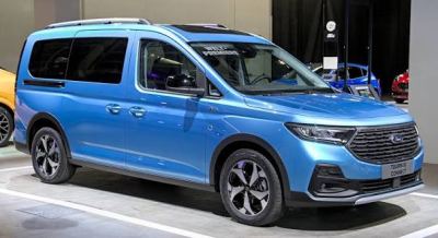 Ford Tourneo fotoğraf 1