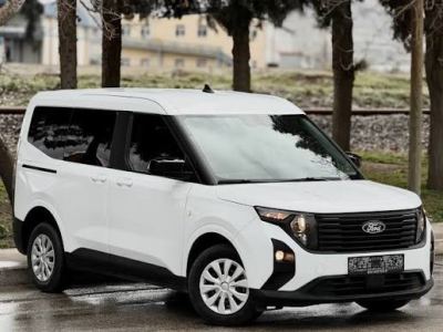 Ford Tourneo fotoğraf 8