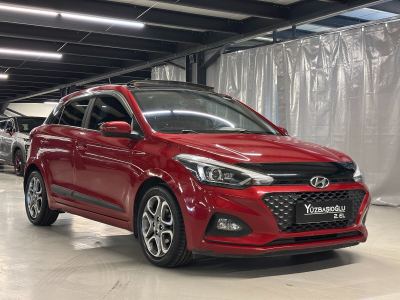 Hyundai i20 fotoğraf 10
