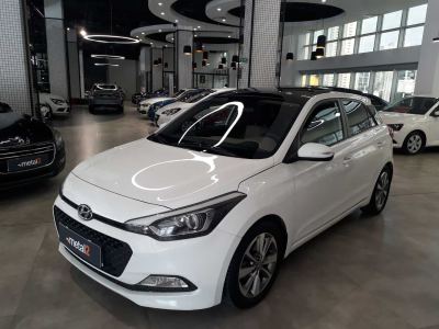 Hyundai i20 fotoğraf 12