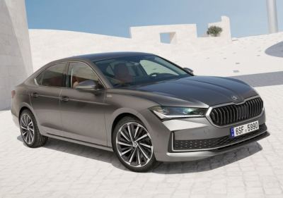 Skoda Superb fotoğraf 11