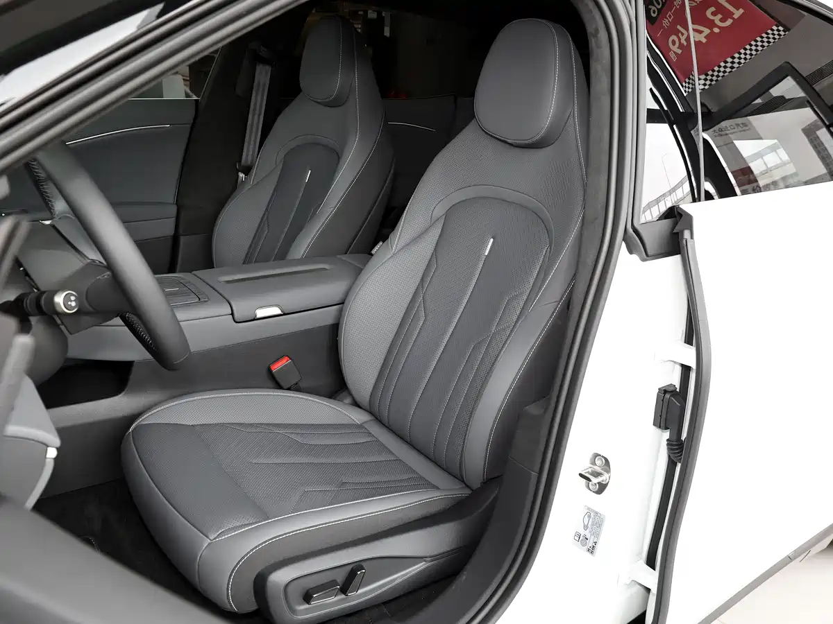 Volkswagen ID. Unyx 09: Uzun Menzil ve 5C Hızlı Şarj Teknolojisiyle Geliyor - fotoğraf 5