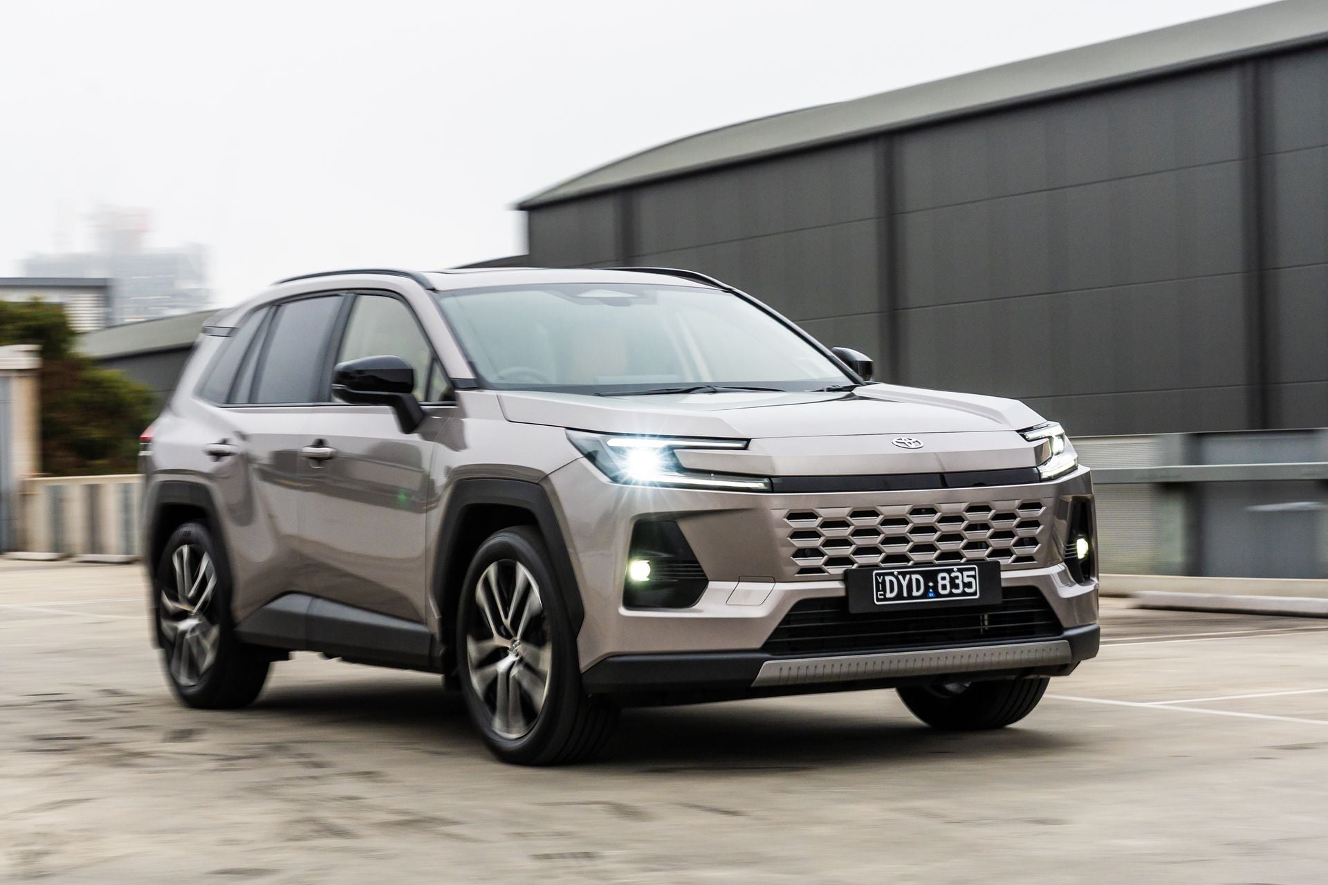 Toyota RAV4 Cruiser ön tasarım