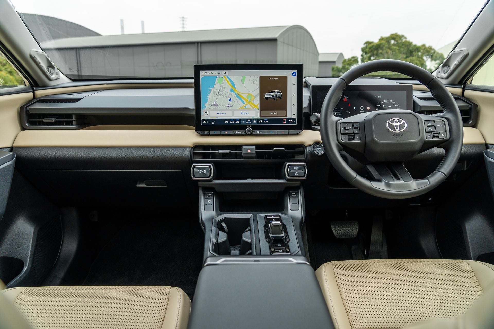 Toyota RAV4 Cruiser ön konsol ve kabin