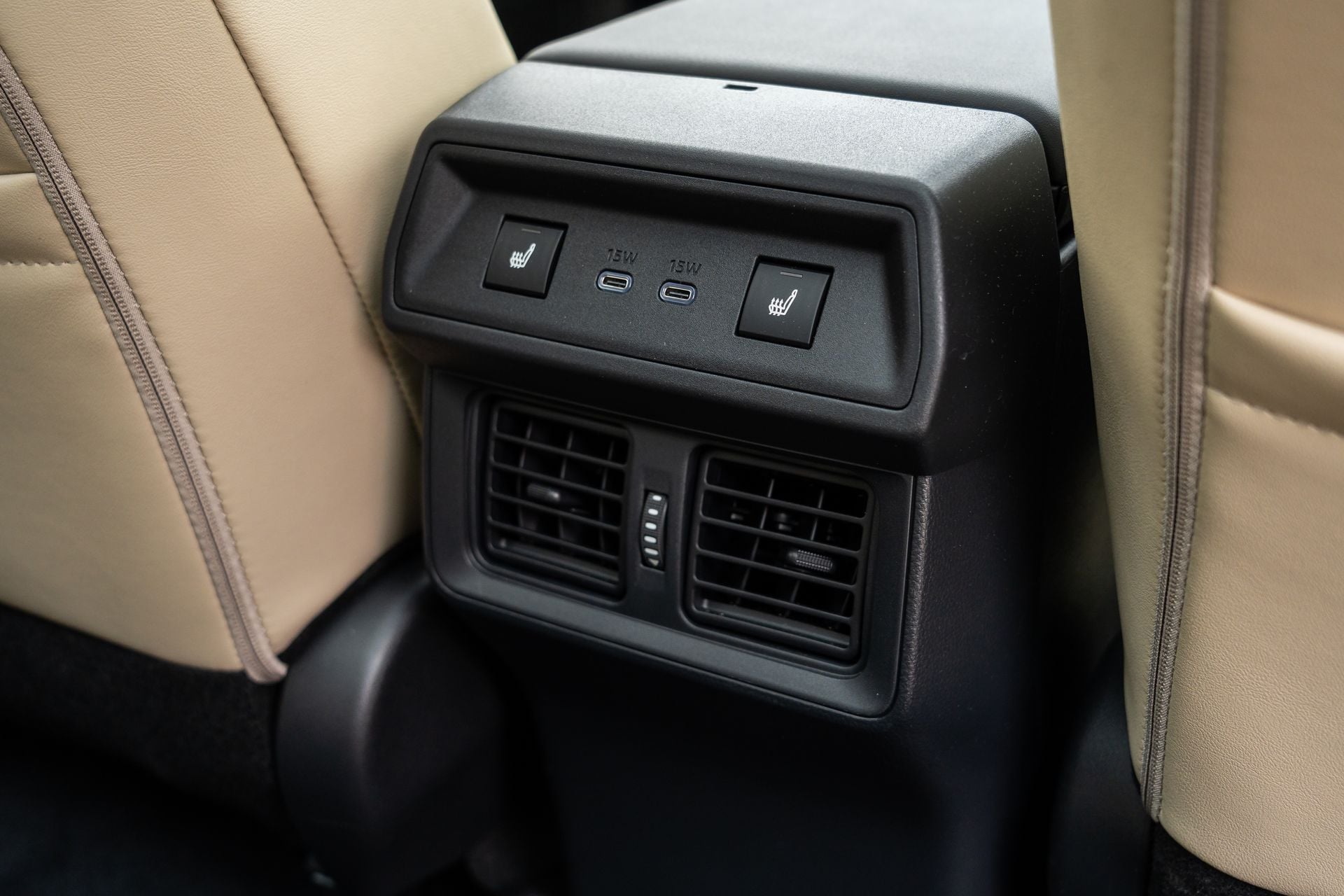 Toyota RAV4 Cruiser arka klima kumandaları