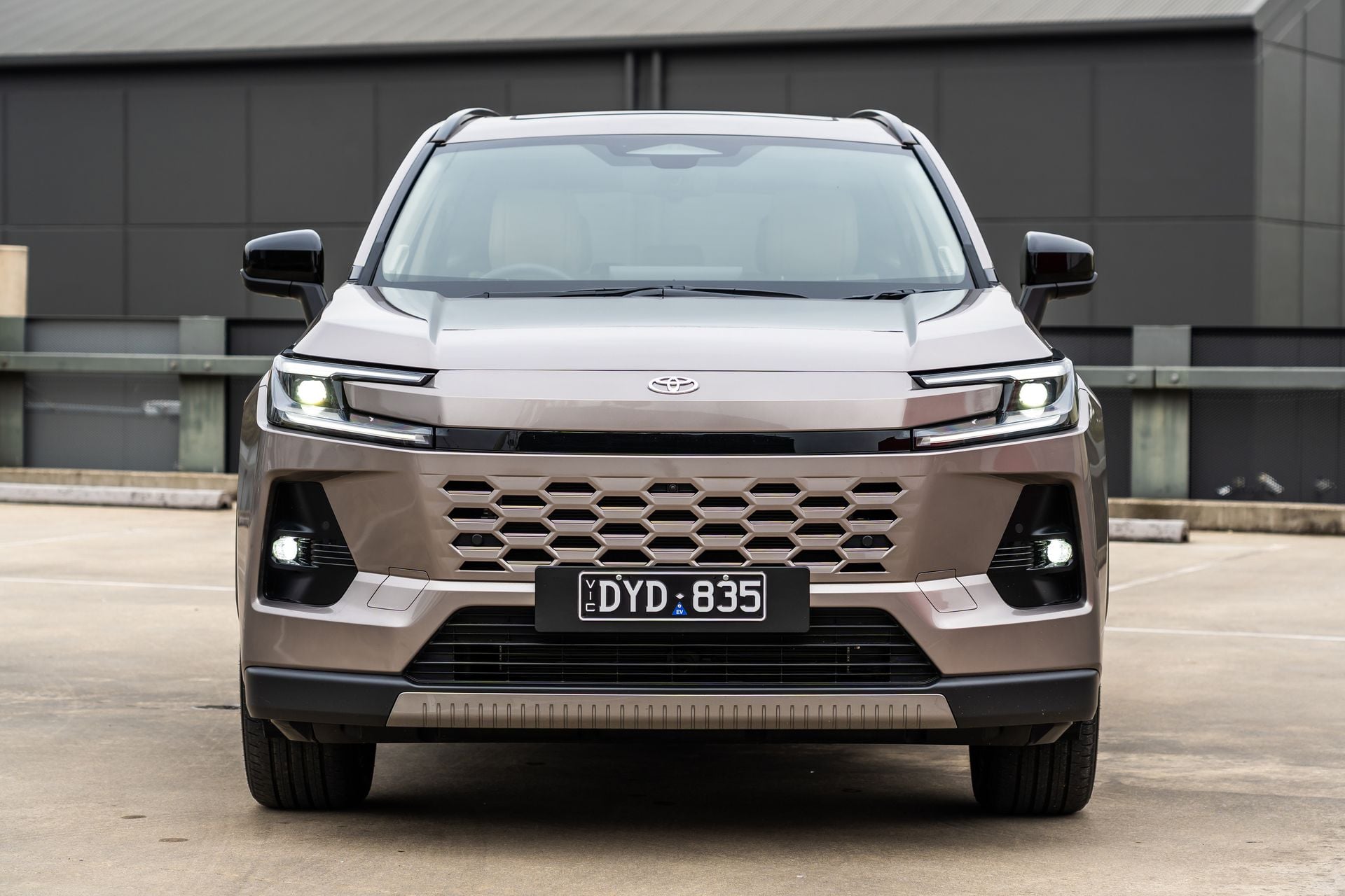 Yeni Toyota RAV4 Cruiser ön görünüm