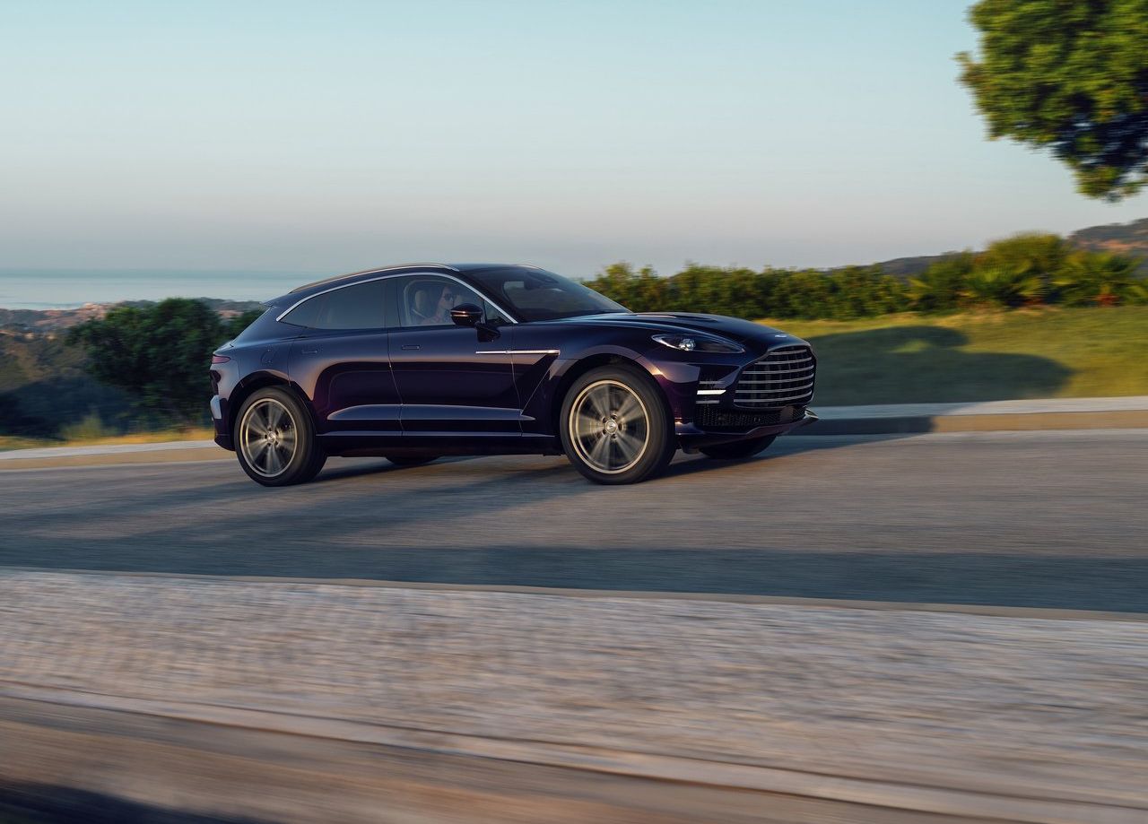 2027 Aston Martin DBX GT: Lüks SUV’de Performans ve Konfor Dengesi