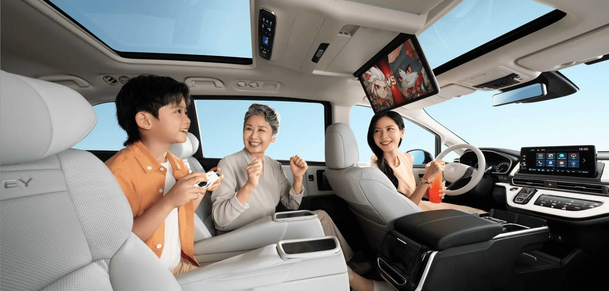 Honda Odyssey ön ve arka yolcu alanı