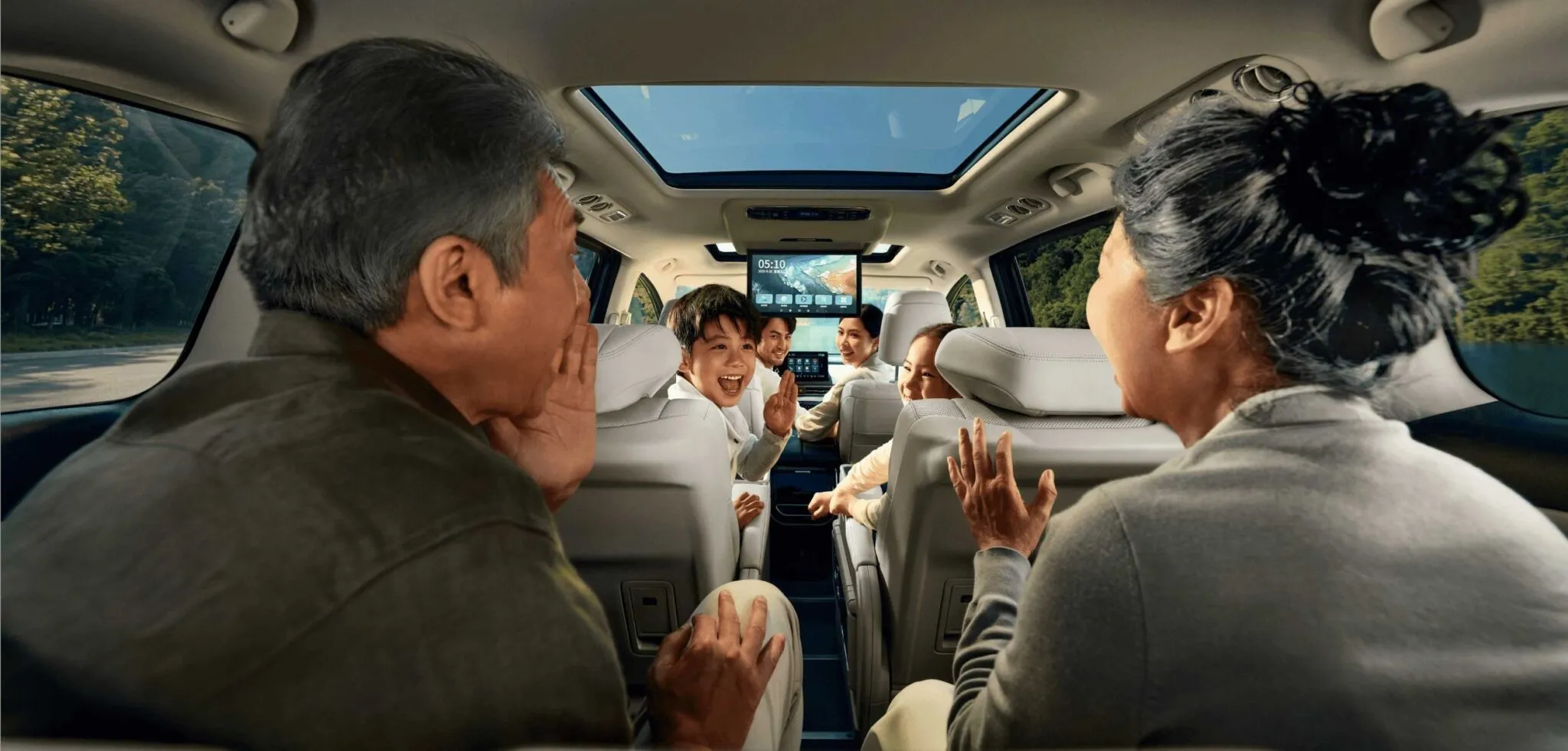 Honda Odyssey geniş iç hacim ve arka yolcu bölümü