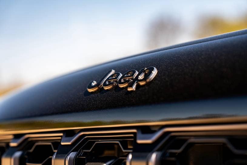 2027 Jeep Cherokee Trailhawk: Hibrit Kompakt SUV Araziye Hazır mı?