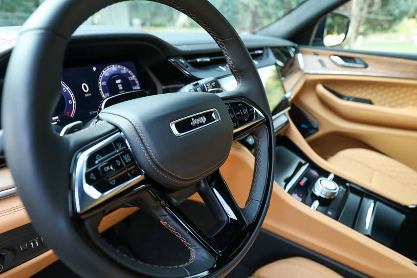 2027 Jeep Cherokee Trailhawk: Hibrit Kompakt SUV Araziye Hazır mı?