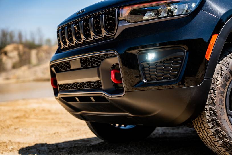 2027 Jeep Cherokee Trailhawk: Hibrit Kompakt SUV Araziye Hazır mı?