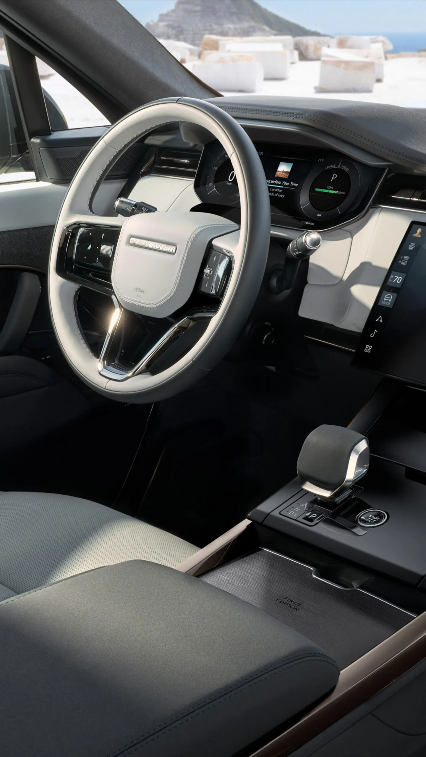 Range Rover Sport Electric güçlü elektrikli SUV görünümü