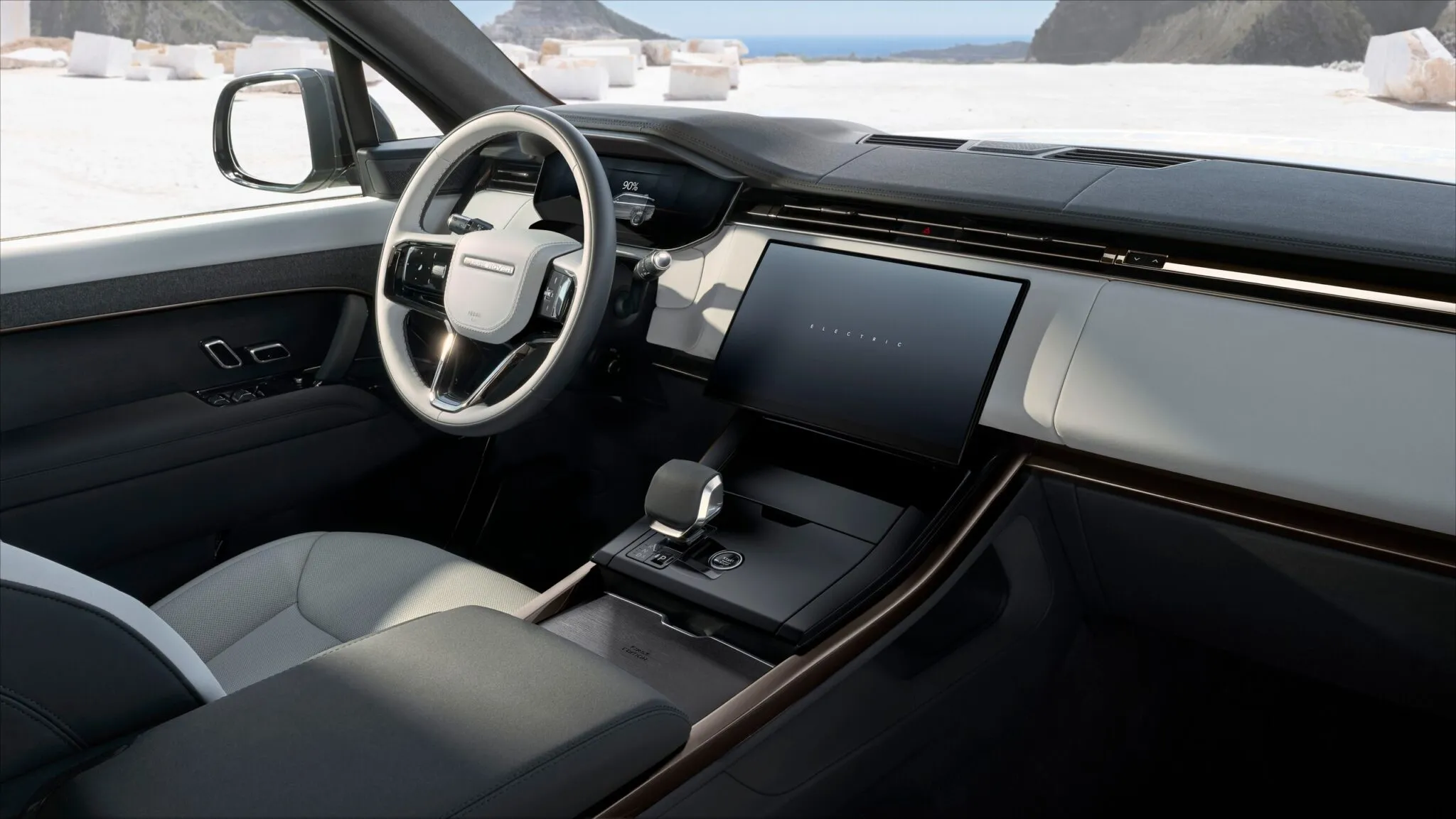Range Rover Sport Electric arka ve yan gövde görünümü