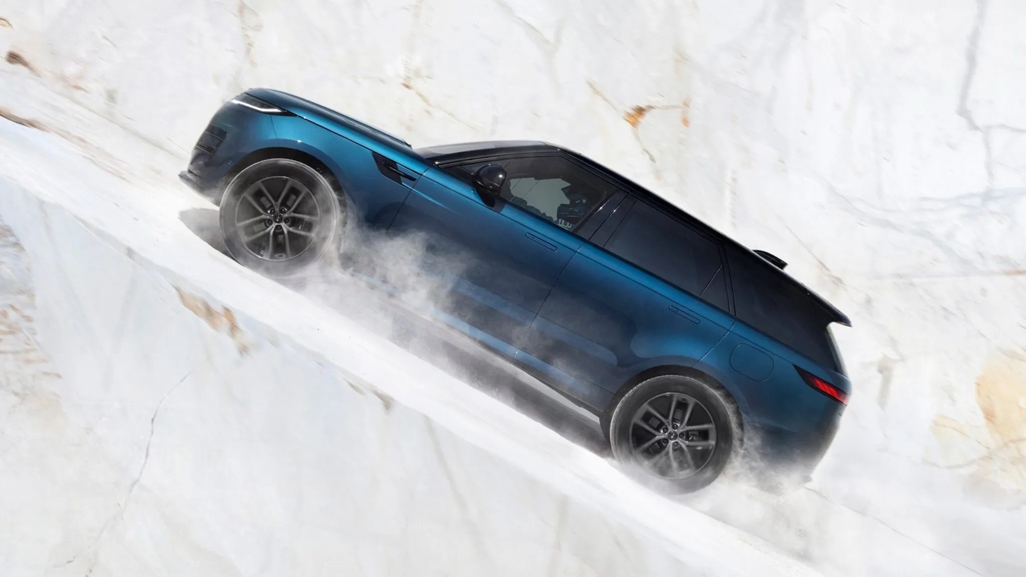 Range Rover Sport Electric ön bölüm ve kaput tasarımı