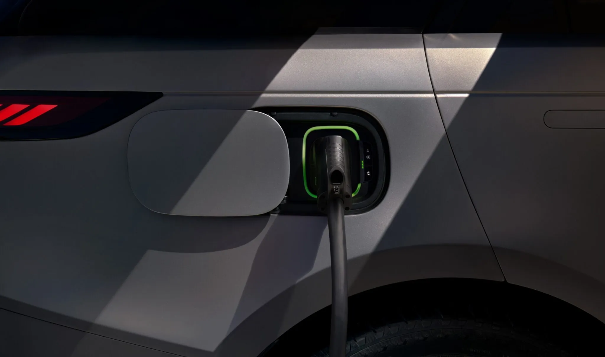 Range Rover Sport Electric şarj altyapısı ve elektrikli kullanım