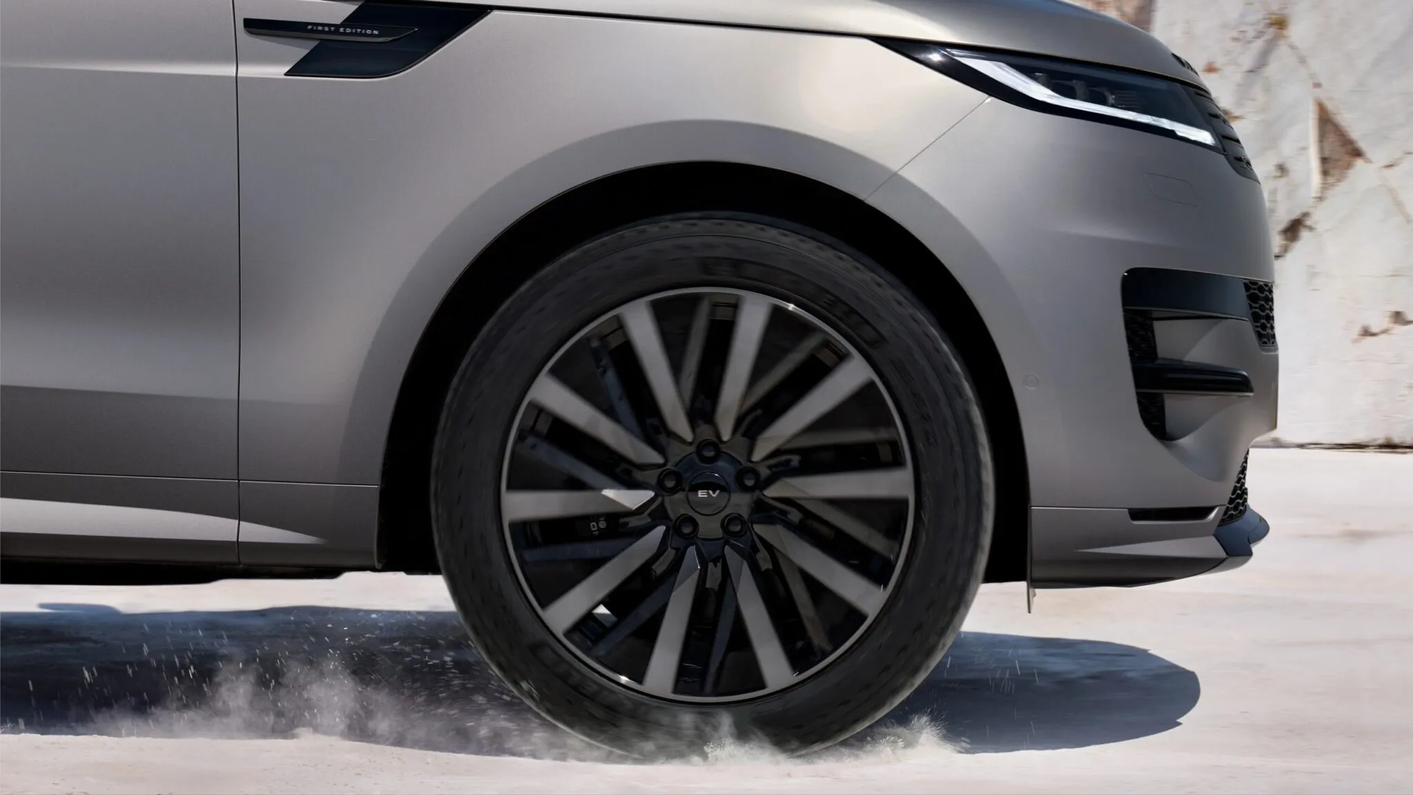 Range Rover Sport Electric kişiselleştirilmiş lüks detaylar