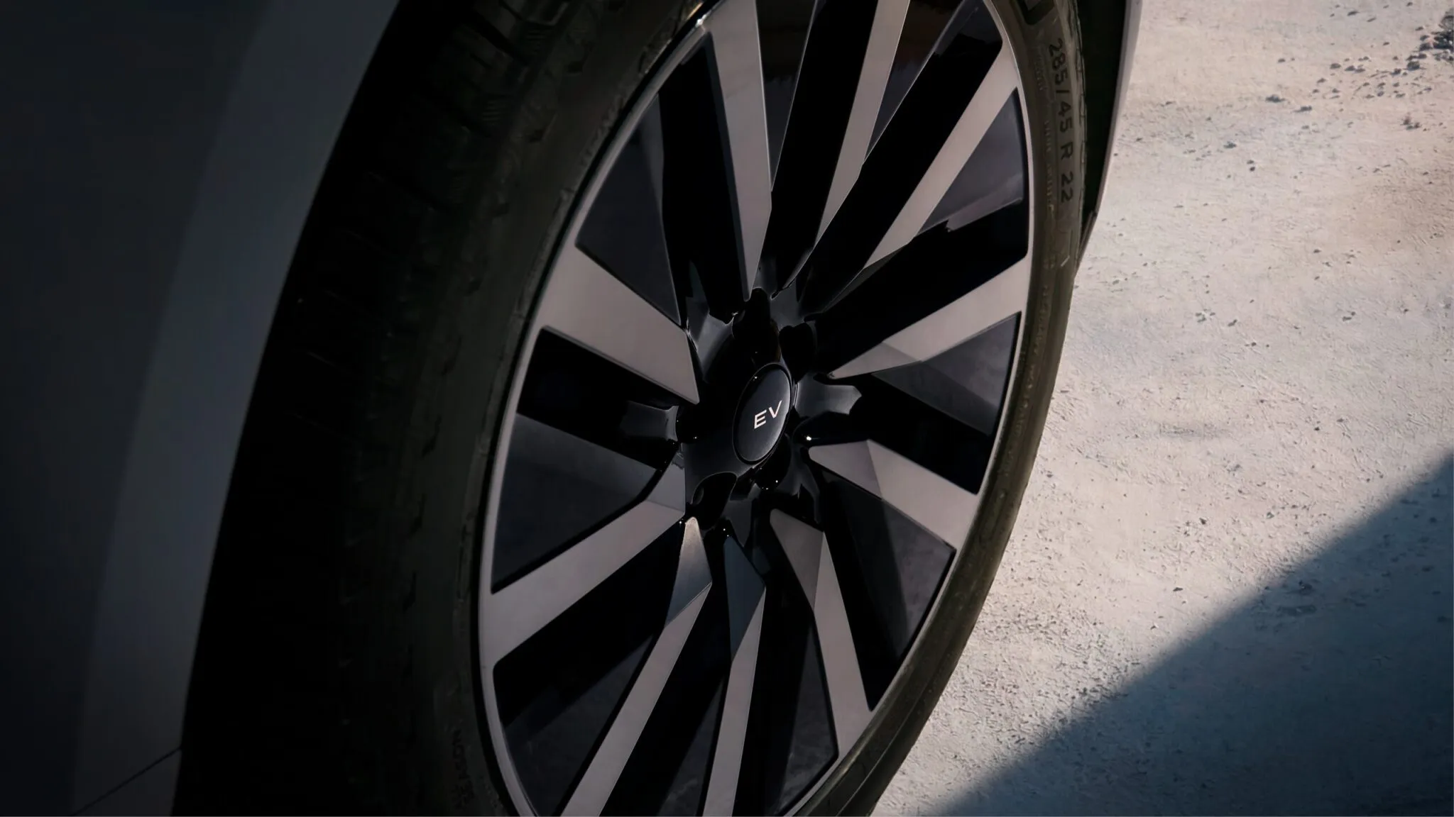 Range Rover Sport Electric lüks iç mekân ve kişiselleştirme