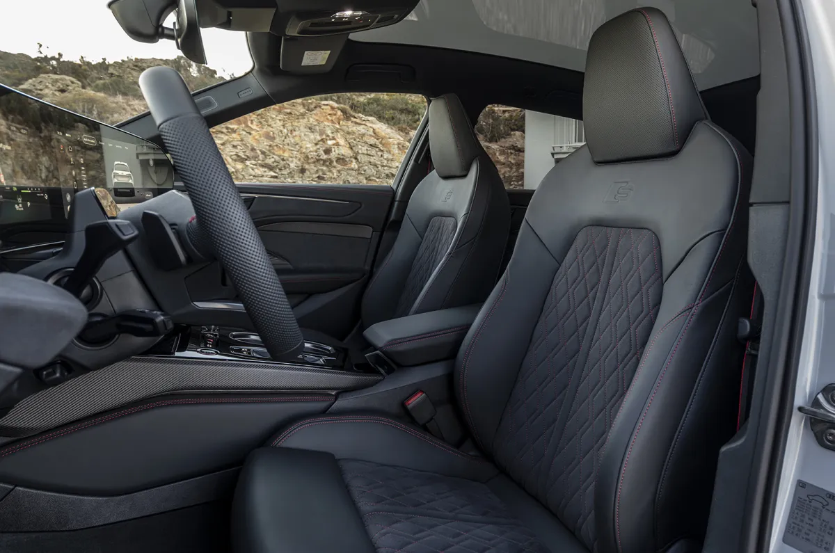 Audi A6 allroad ön koltuklar