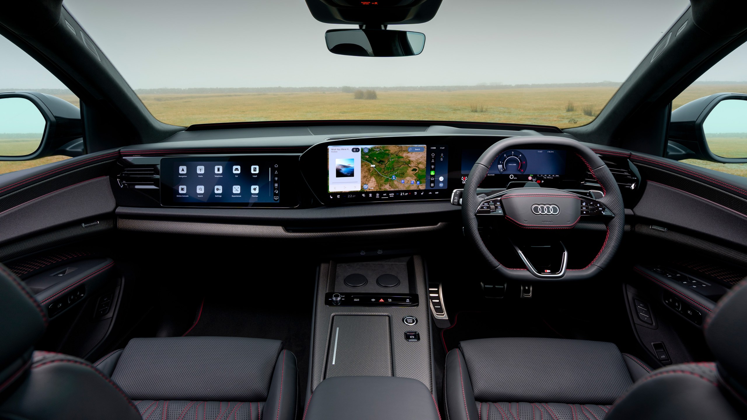 Yeni Audi Q7 Türkiye’ye Gelecek mi? 2027 Model Motor ve Teknolojiler Audi Q7 iç mekân ve panoramik kabin görünümü
