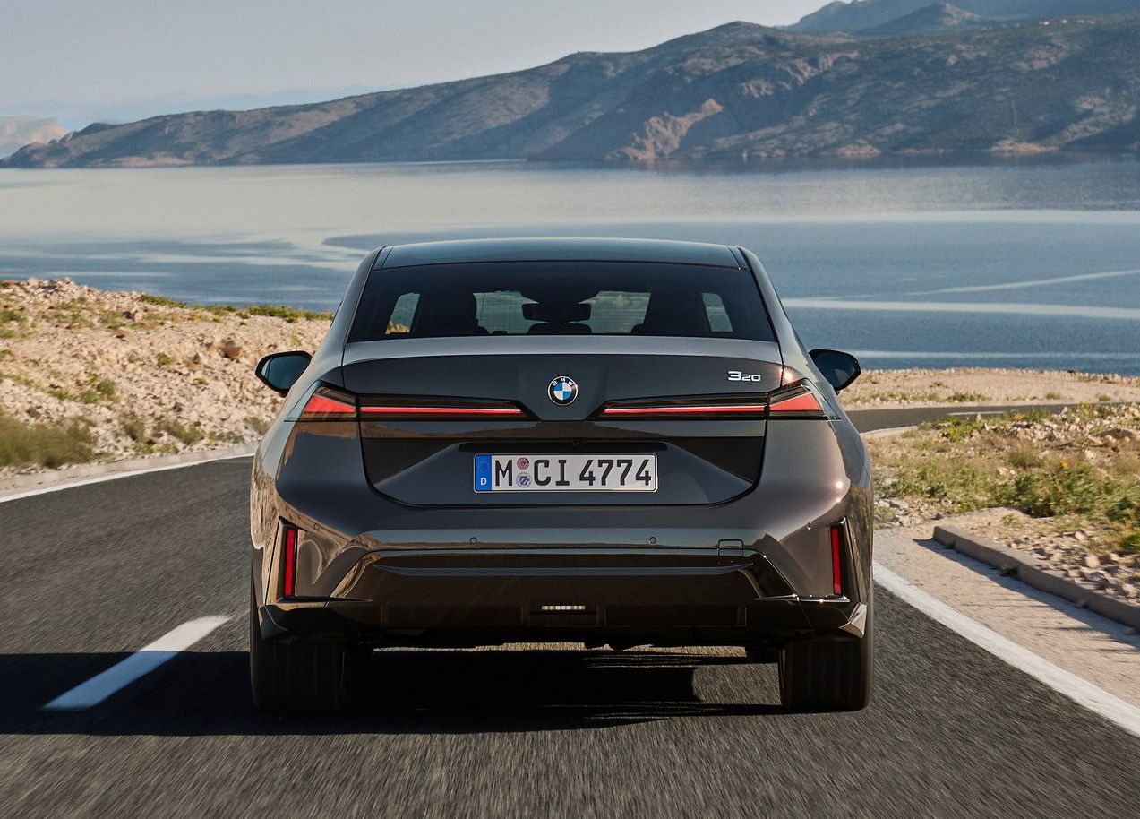 2027 BMW 3 Serisi Türkiye’ye Gelecek mi? Yeni Kasa ve Motorlar 2027 BMW 3 Serisi yan görünüm