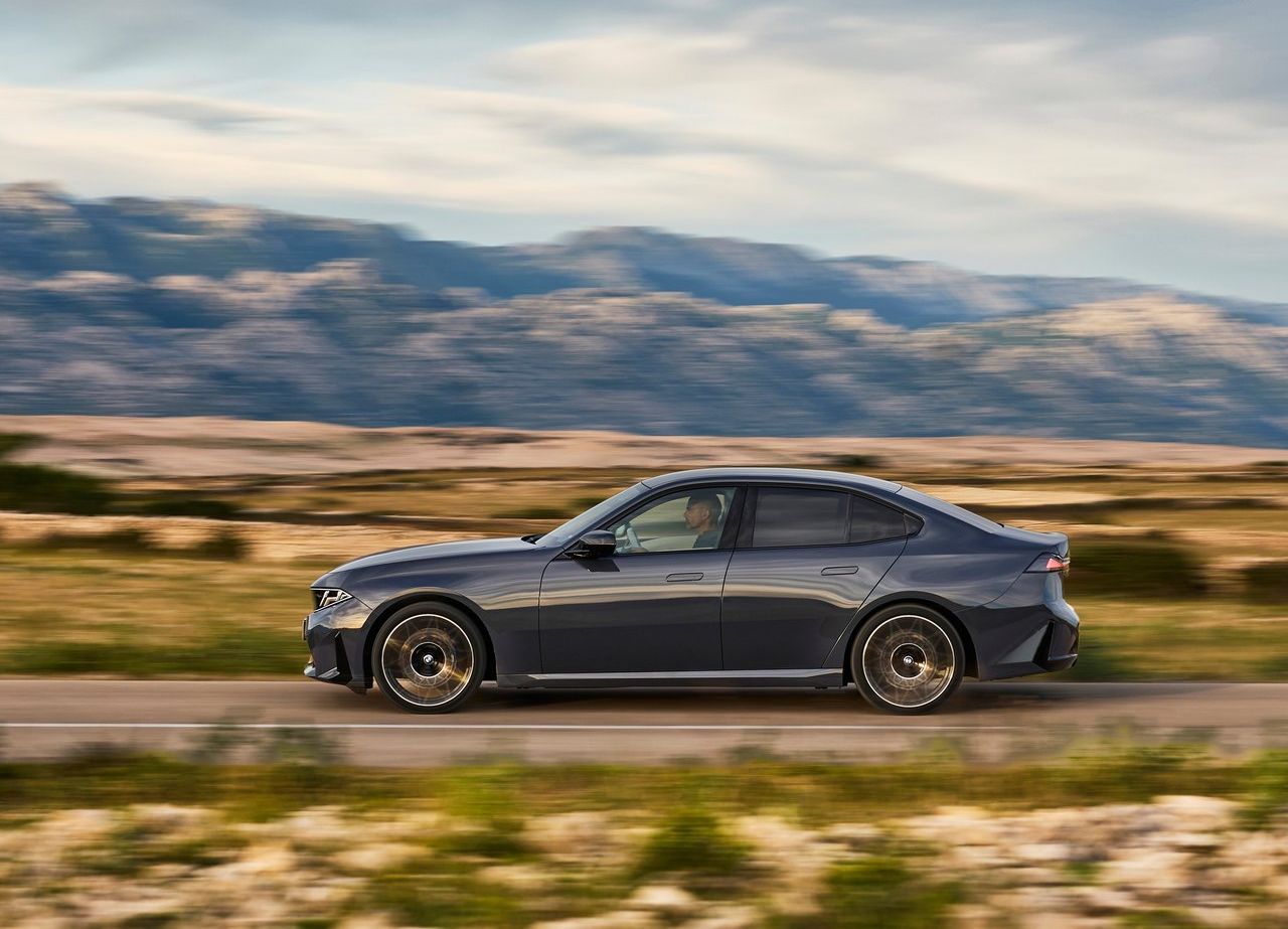 2027 BMW 3 Serisi Türkiye’ye Gelecek mi? Yeni Kasa ve Motorlar 2027 BMW 3 Serisi önden görünüm
