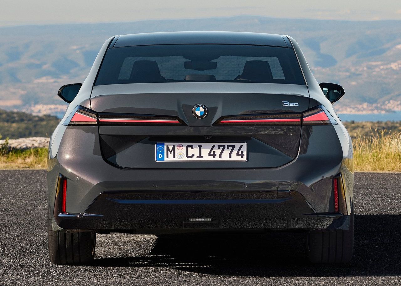2027 BMW 3 Serisi Türkiye’ye Gelecek mi? Yeni Kasa ve Motorlar 2027 BMW 3 Serisi iç mekân ve detay görünümü 22