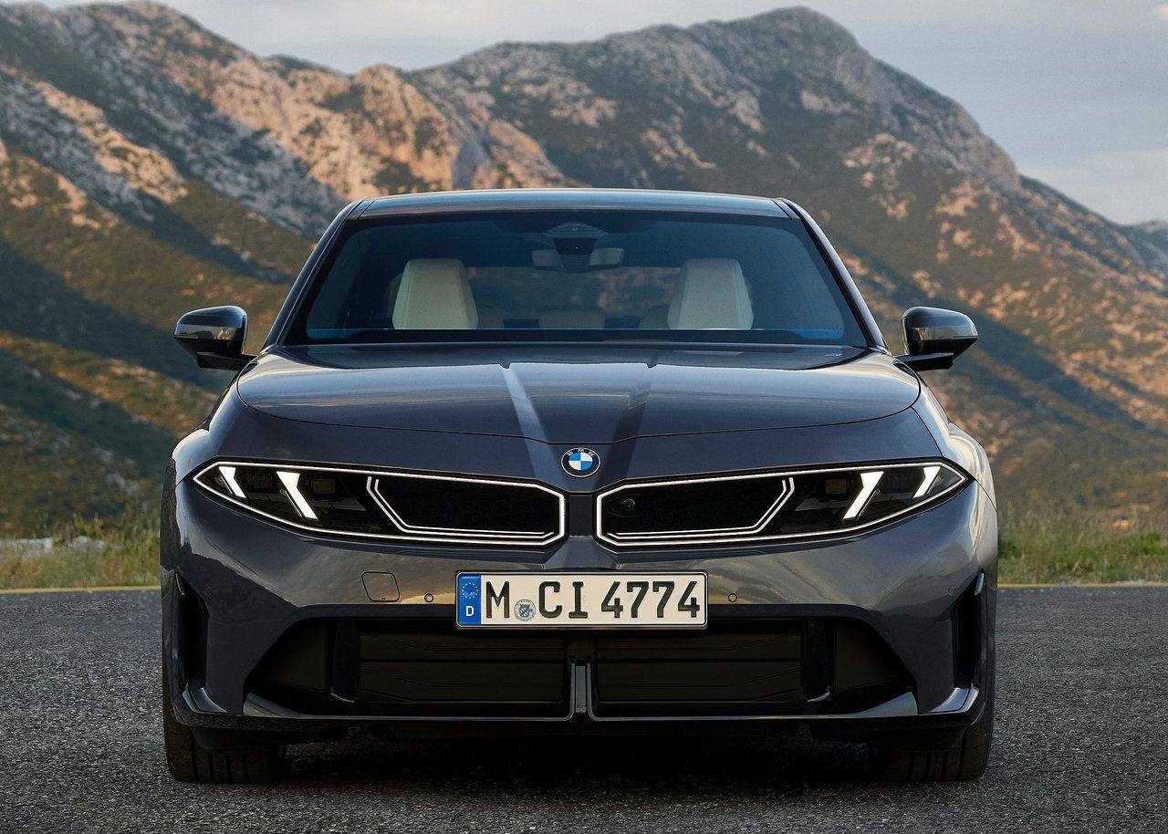 2027 BMW 3 Serisi Türkiye’ye Gelecek mi? Yeni Kasa ve Motorlar 2027 BMW 3 Serisi iç mekân ve detay görünümü 25