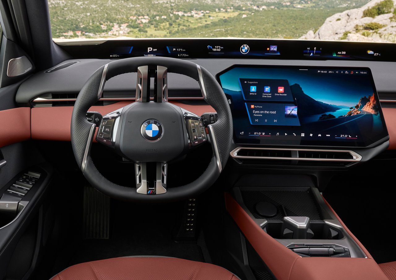 BMW i3 Türkiye’ye Gelecek mi? 900 km Menzilli Elektrikli 3 Serisi 2027 BMW i3 iç mekân detayları