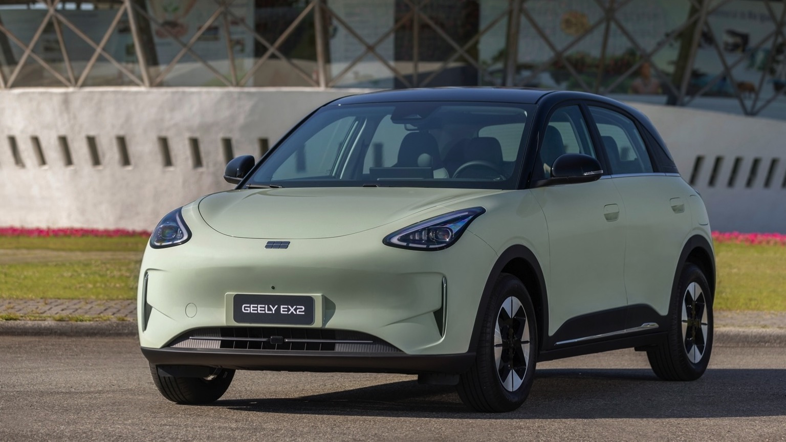 Geely EX2: 325 Kilometre Menzilli Crossover Türkiye’ye Gelir mi?