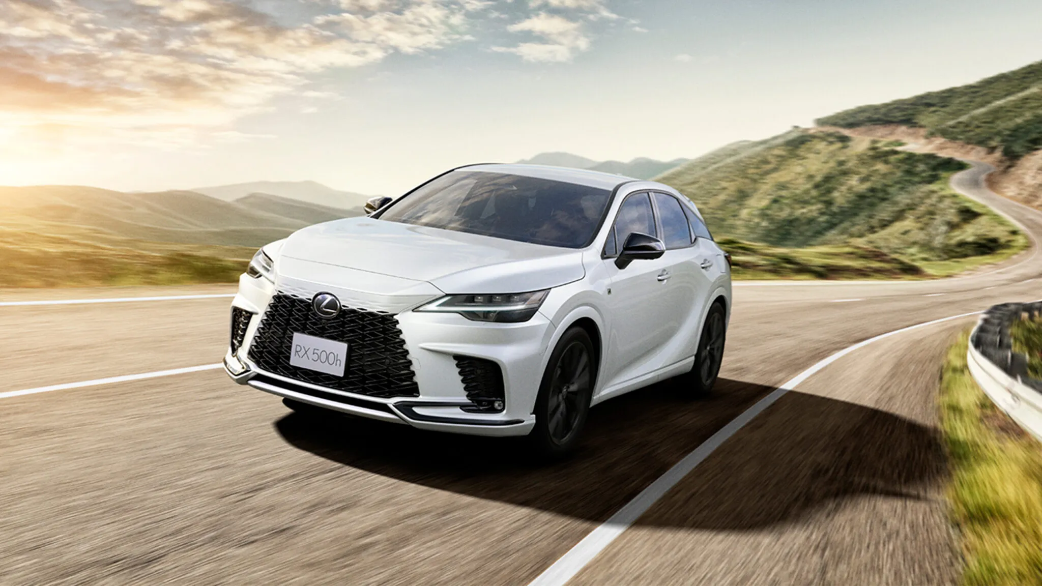 Lexus RX ön üç çeyrek görünüm