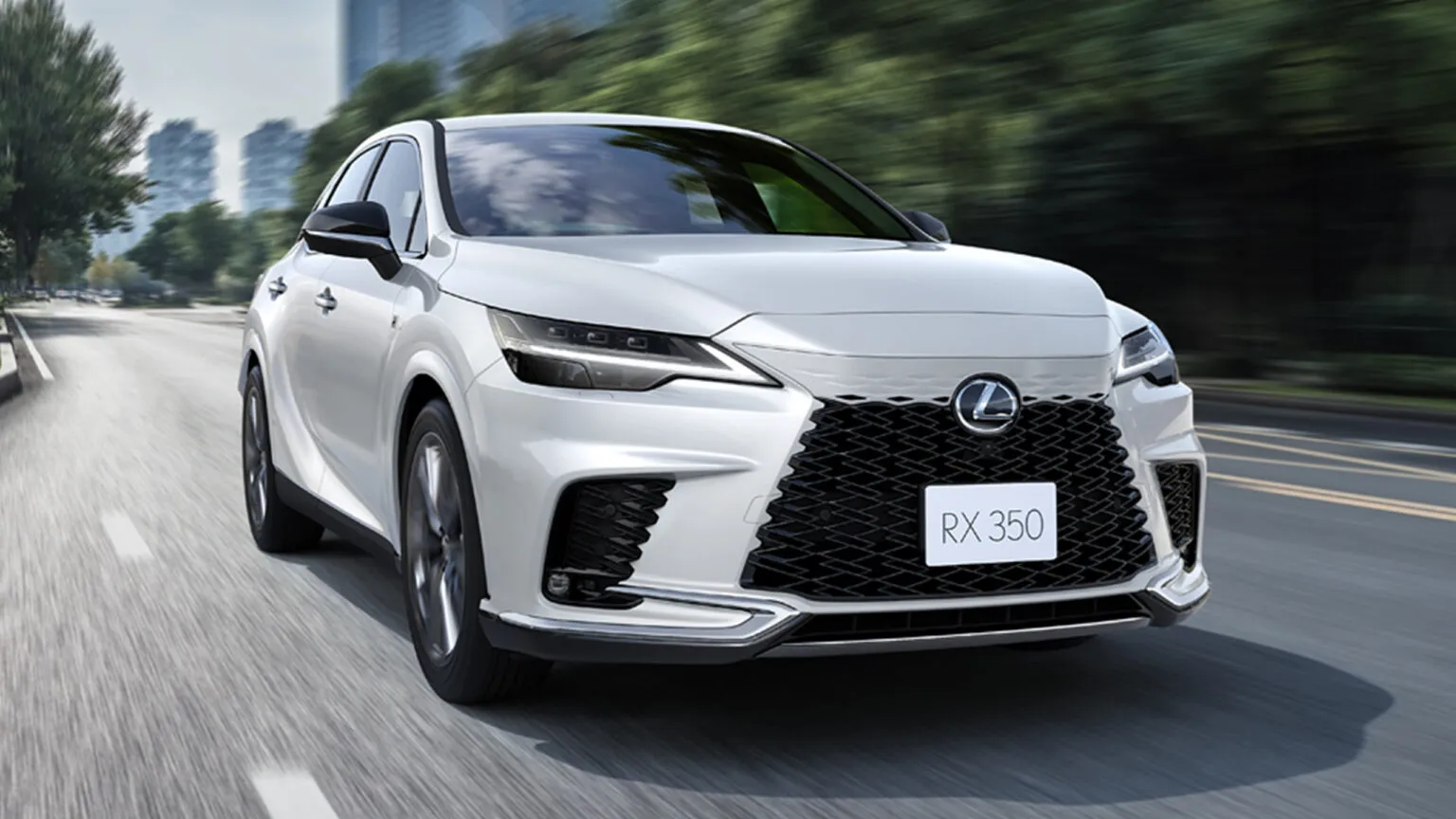 Lexus RX ön yüz ve far tasarımı
