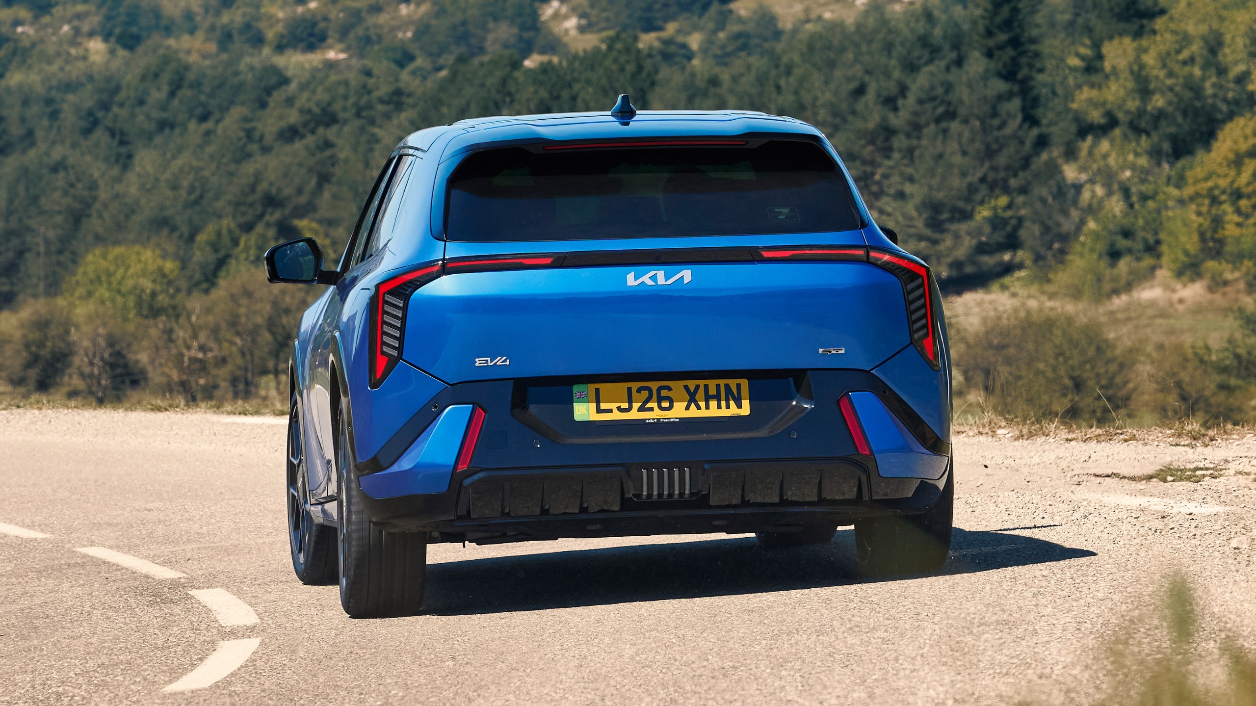 Kia EV4 GT arka koltuklarında yeşil dikiş ayrıntıları