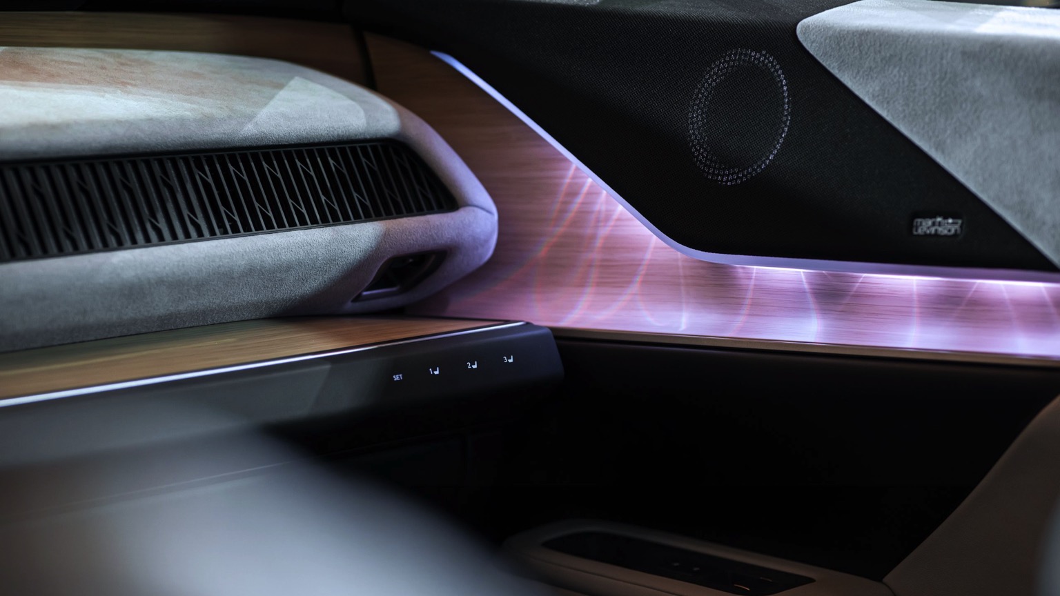Lexus TZ 450e Standard Range Türkiye’ye Gelecek mi? 6 Kişilik SUV Lexus TZ ön panel ve lüks detaylar