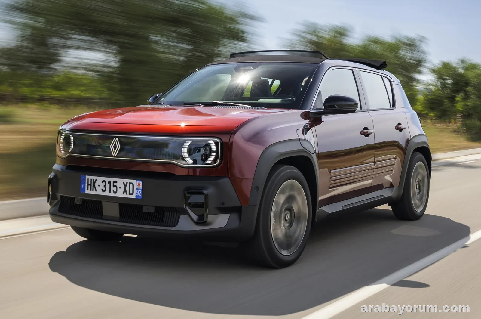 Renault 4 E-Tech: Şehirde Pratik, Uzun Yolda Yeterli mi?