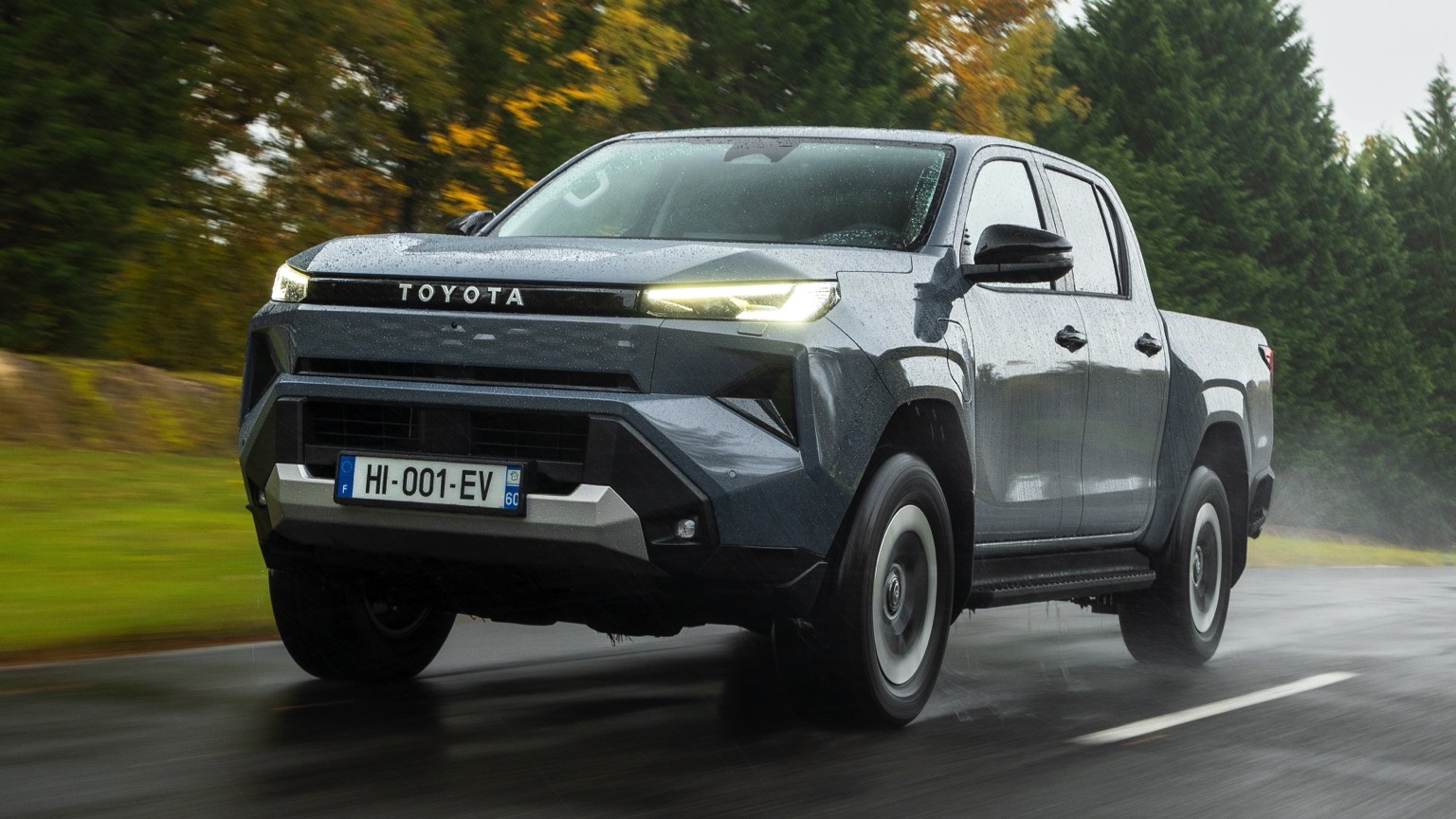 Toyota Hilux Elektrik Yorumları